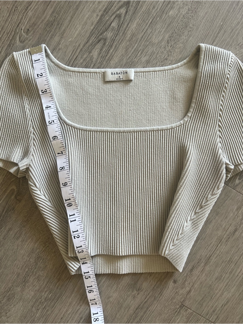 Aritzia Babaton Grey Ribbed Square Neck Crop Top Women's Size M - Picture 10 of 10